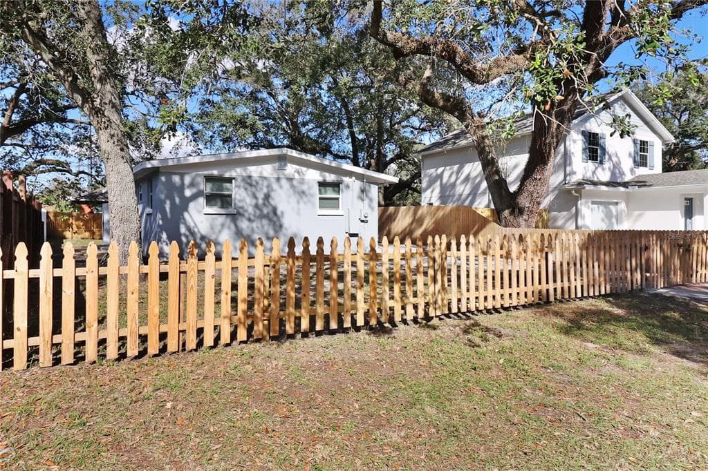 2920 LINDELL AVENUE TAMPA, FL 33610