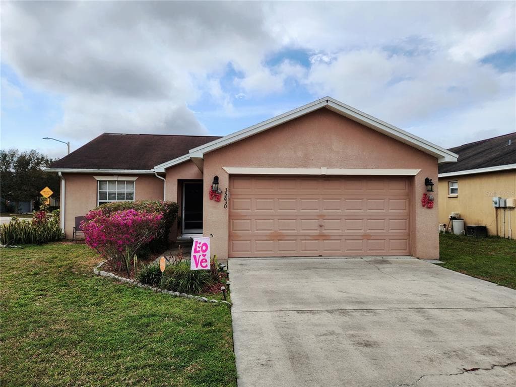 35830 DIAMOND HEAD COURT ZEPHYRHILLS, FL 33541