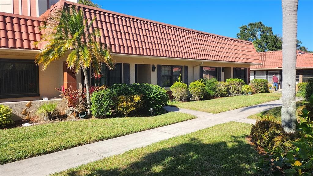 19029 US HIGHWAY 19 N UNIT 25E
