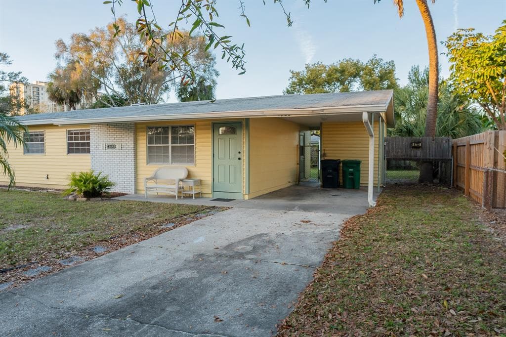 4733 W WISCONSIN AVENUE TAMPA, FL 33616