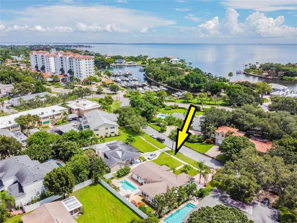 900 RAFAEL BOULEVARD NE ST PETERSBURG, FL 33704