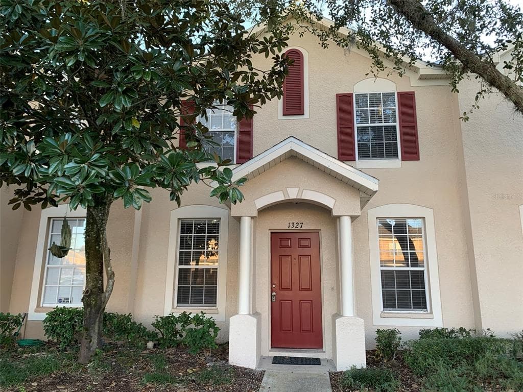 1327 LYONSHIRE DRIVE WESLEY CHAPEL, FL 33543