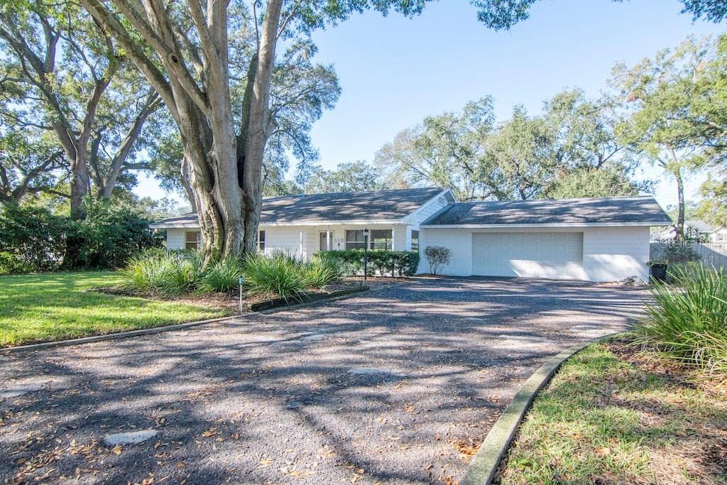 115 S HESPERIDES STREET TAMPA, FL 33609
