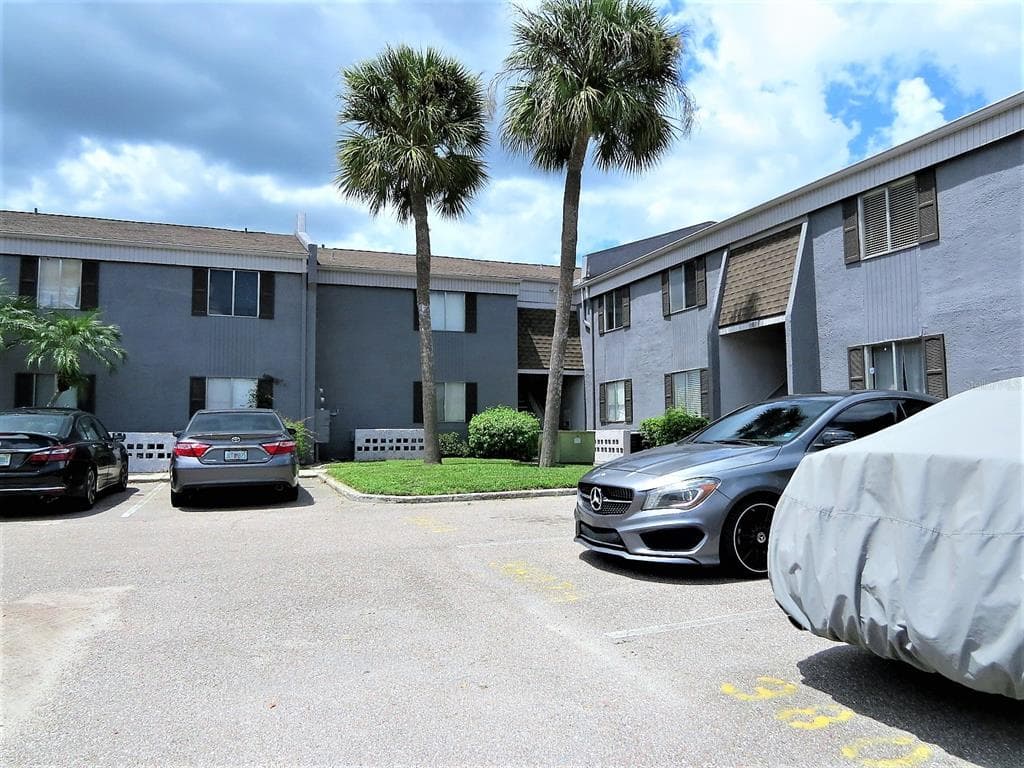 3809 CORTEZ CIRCLE UNIT D TAMPA, FL 33614
