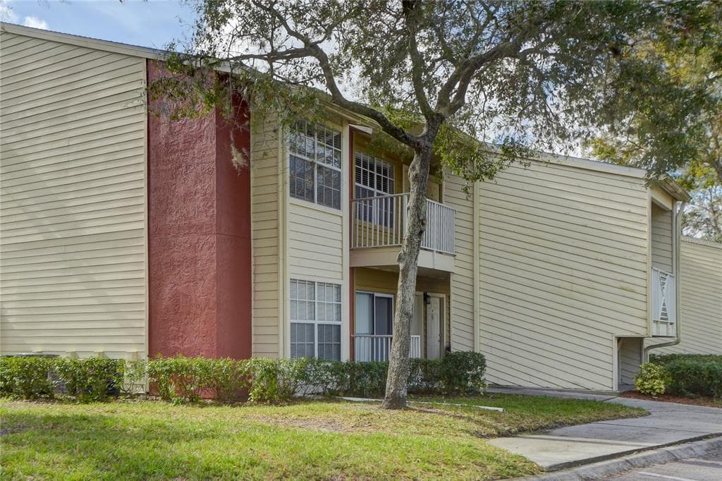 203 LAKE PARSONS GREEN UNIT 102 BRANDON, FL 33511