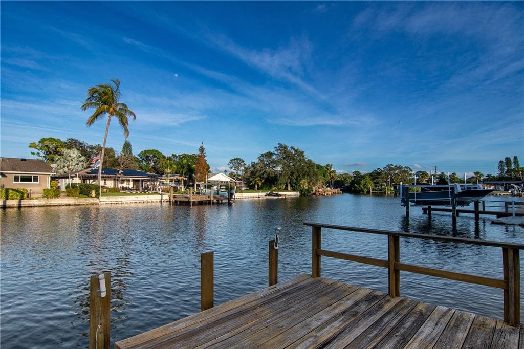 4761 DOVER STREET NE ST PETERSBURG, FL 33703