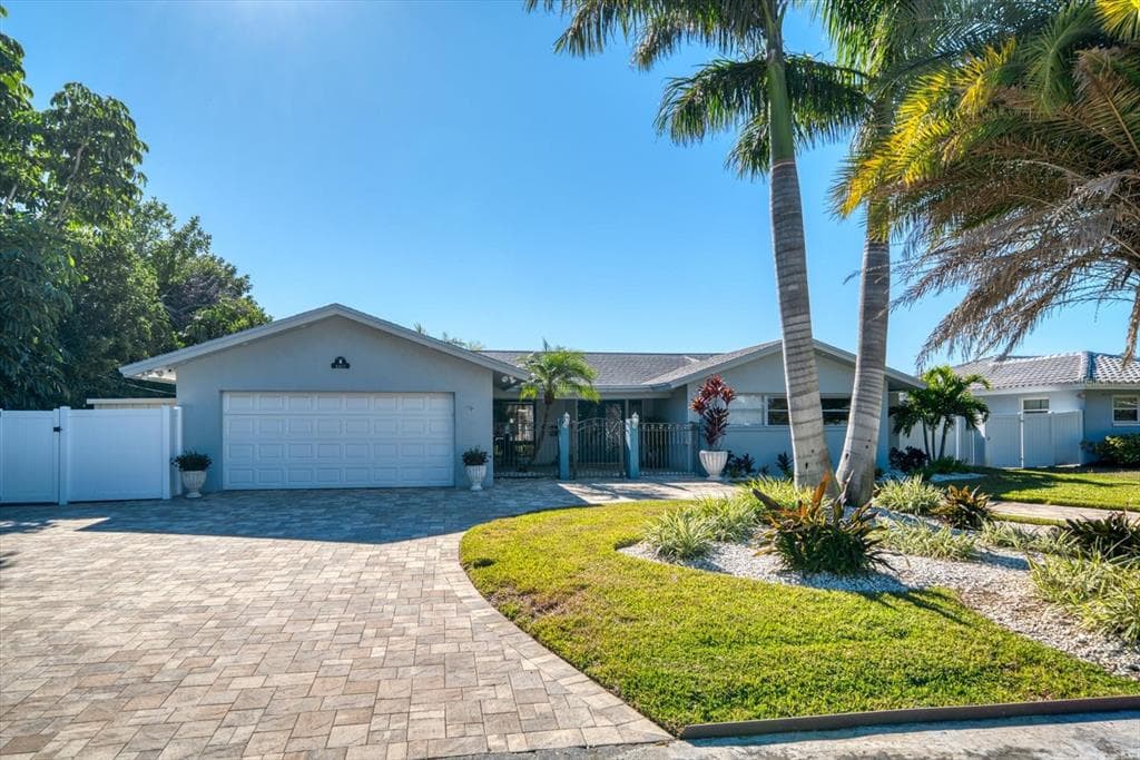 6423 FAIRWAY VIEW BOULEVARD S