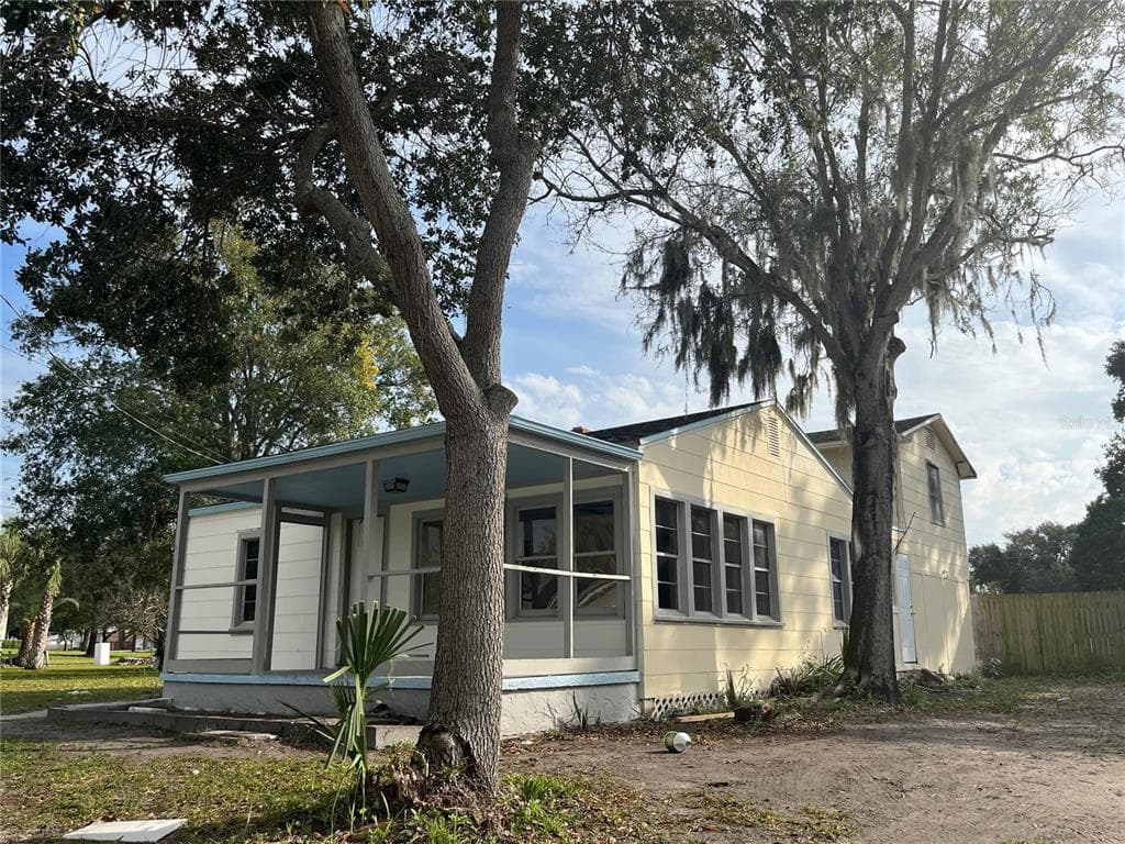 915 NICHOLSON STREET CLEARWATER, FL 33755