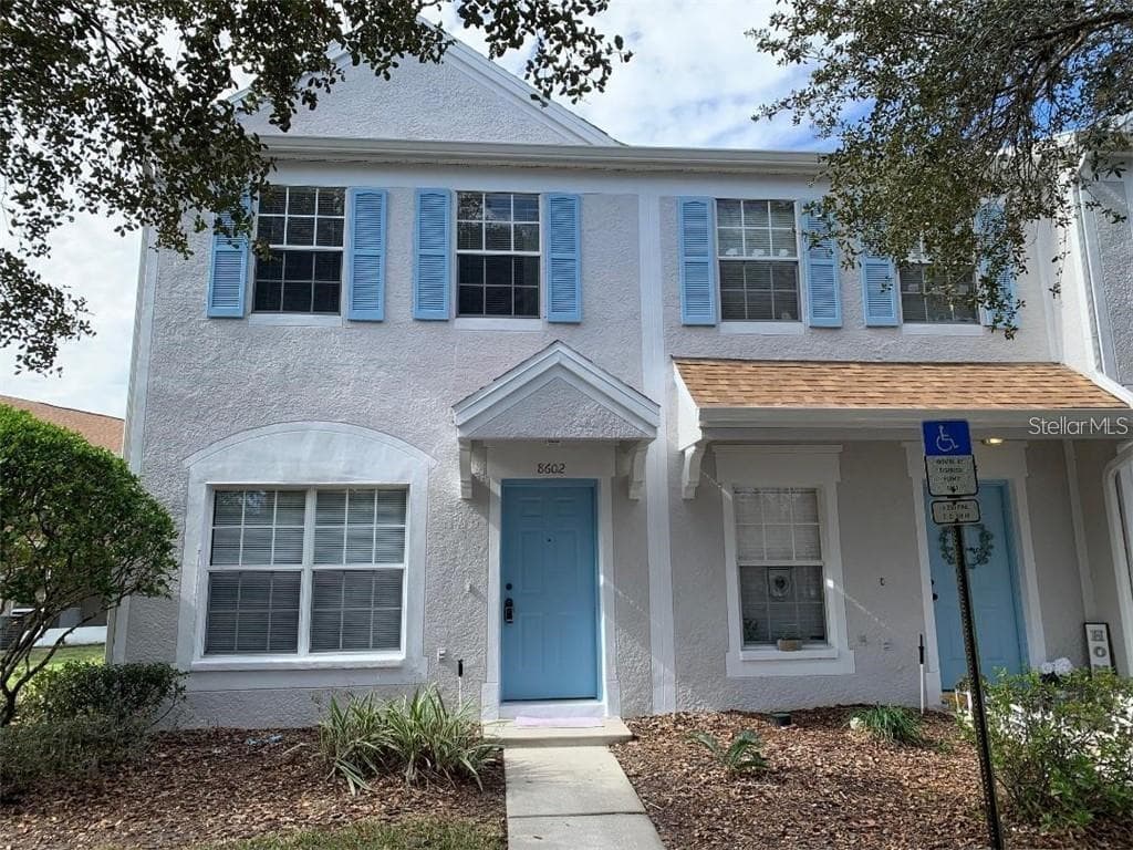 8602 HUNTERS KEY CIRCLE TAMPA, FL 33647