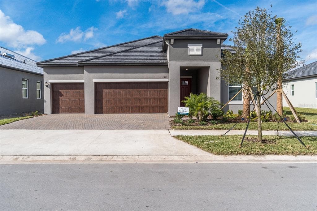 10967 BANYAN BREEZE BOULEVARD LAND O LAKES, FL 34638