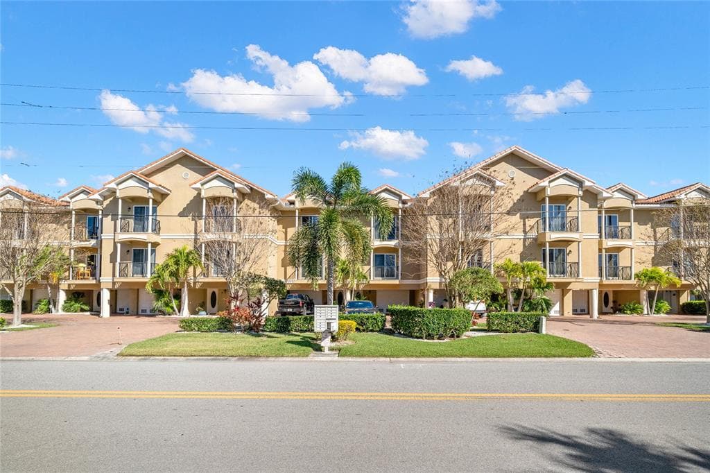 300 CAPRI BOULEVARD UNIT 9