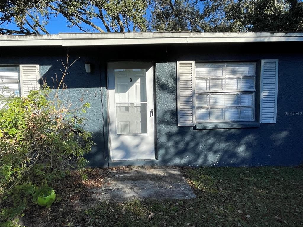 10407 N JASMINE AVENUE UNIT B TAMPA, FL 33612