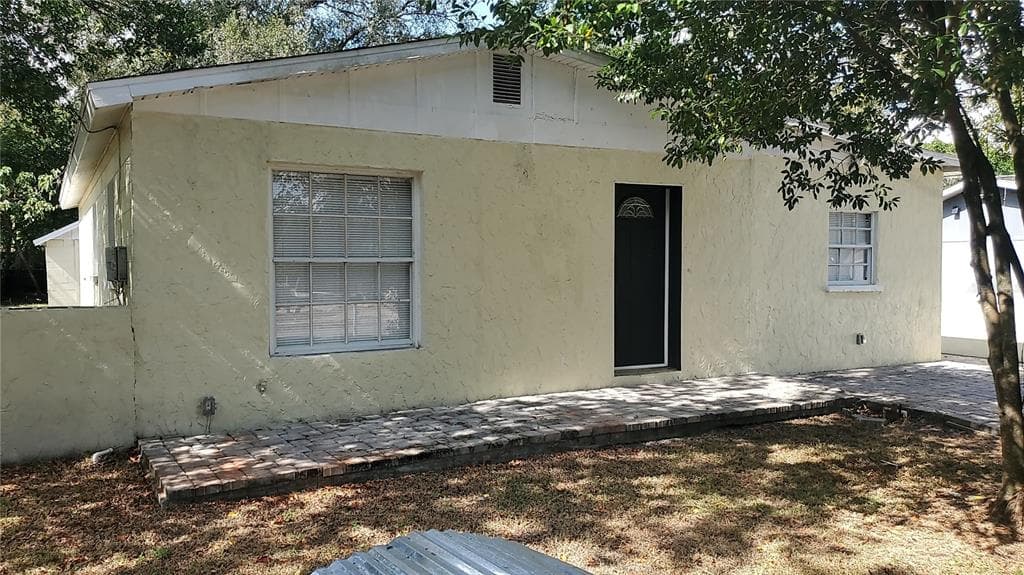 8416 N ORANGEVIEW AVENUE TAMPA, FL 33617