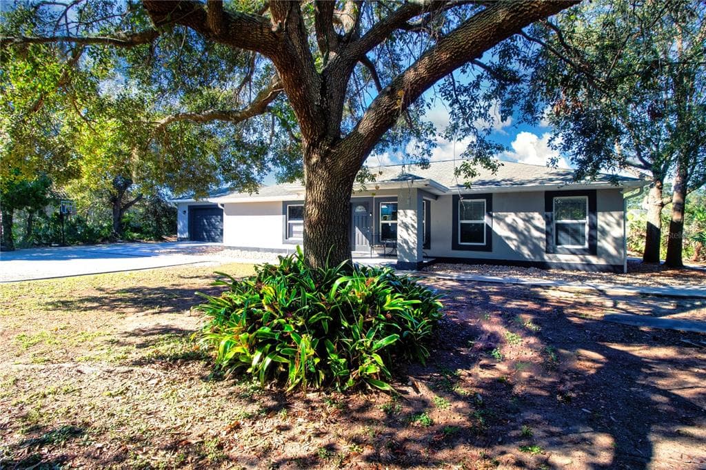 1811 BUTCH CASSIDY TRAIL WIMAUMA, FL 33598
