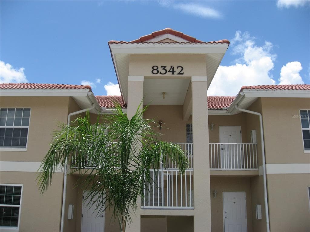 8342 BERNWOOD COVE LOOP UNIT 804 FORT MYERS, FL 33966