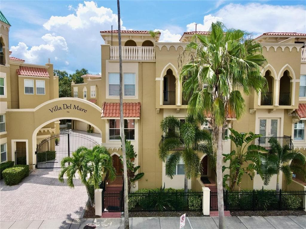 114 E DAVIS BOULEVARD UNIT 5