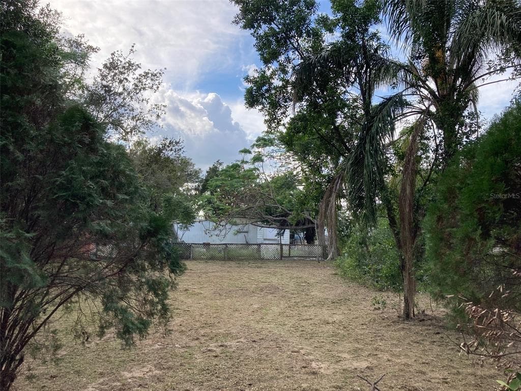 36 CANDLELIGHT DRIVE LAKE WALES, FL 33859