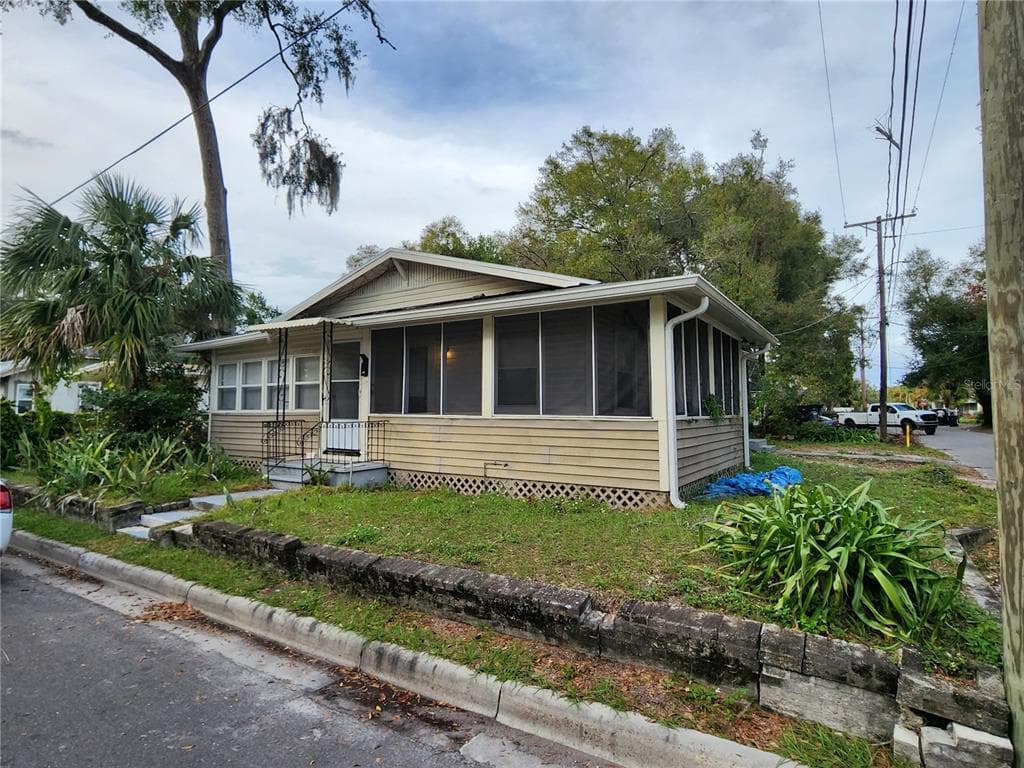 922 E IDA STREET TAMPA, FL 33603