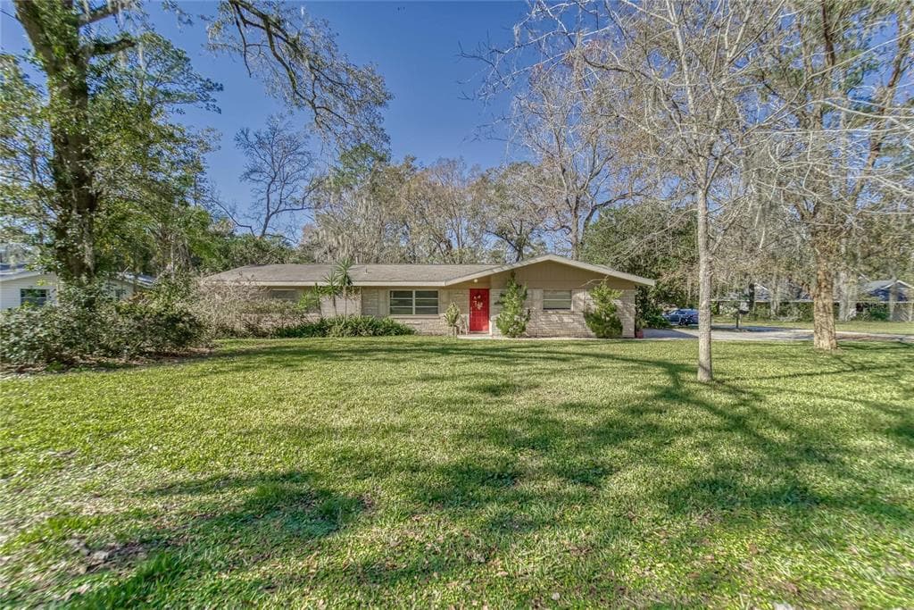 1502 ARNOLD AVENUE BROOKSVILLE, FL 34601