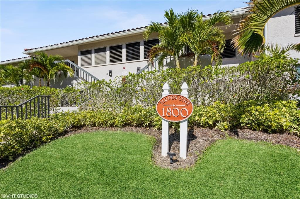 1800 MARINER DR UNIT 6 TARPON SPRINGS, FL 34689