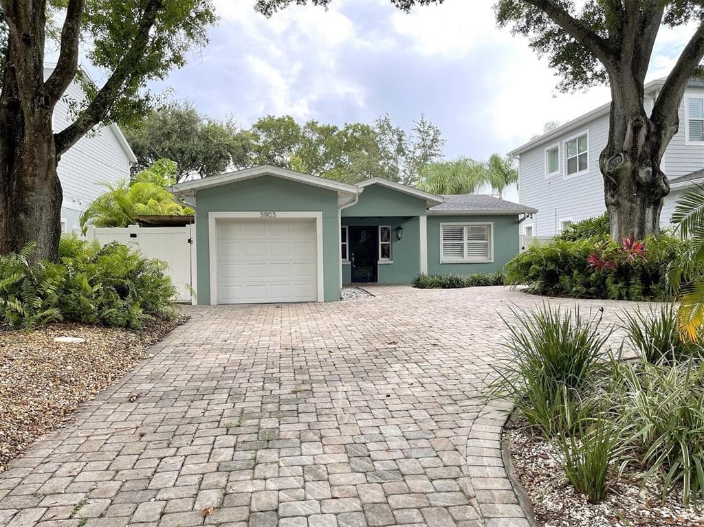 3903 W CORONA STREET TAMPA, FL 33629
