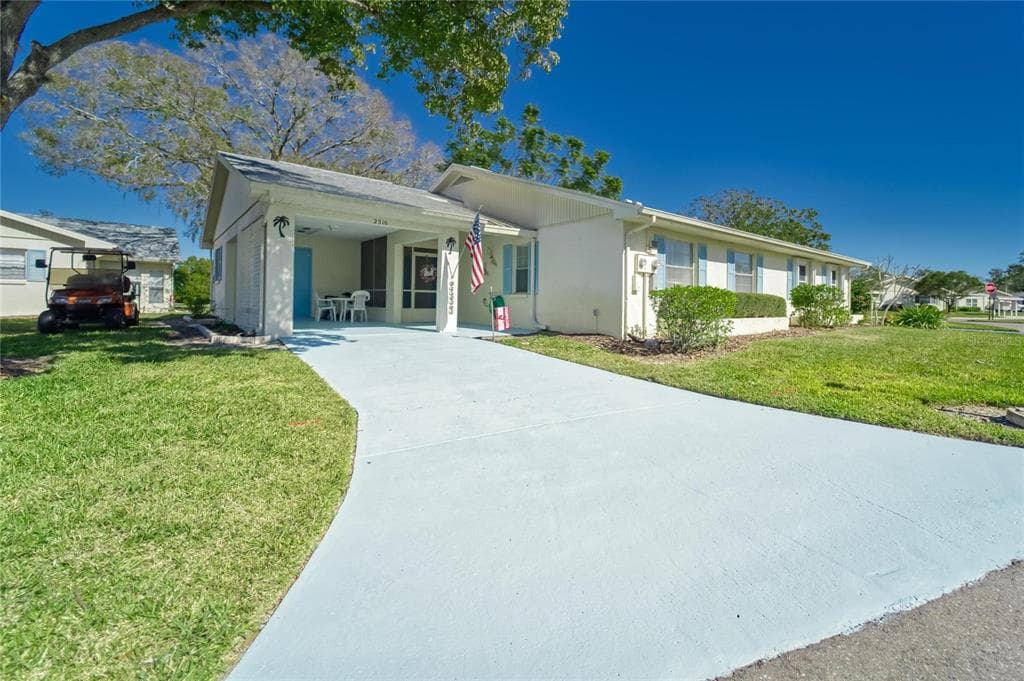 2316 GRENOBLE PLACE SUN CITY CENTER, FL 33573