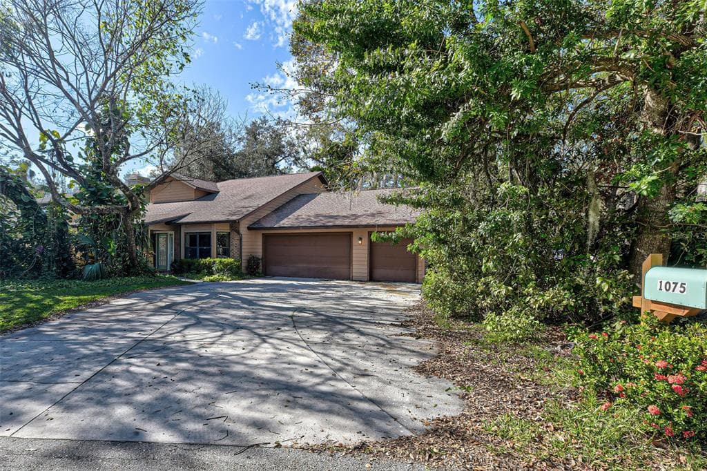 1075 GREYSTONE LANE SARASOTA, FL 34232