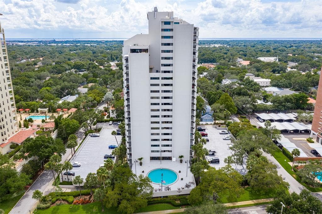 4141 BAYSHORE BOULEVARD UNIT 1702 TAMPA, FL 33611