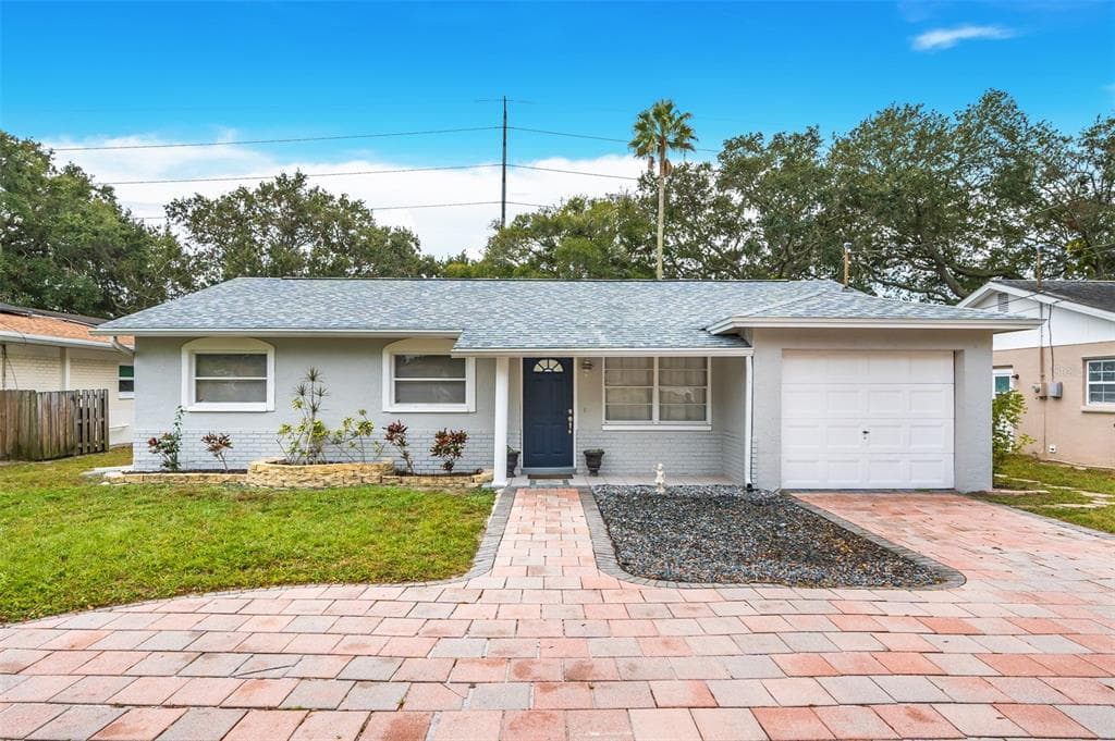 2229 S LAGOON CIRCLE CLEARWATER, FL 33765
