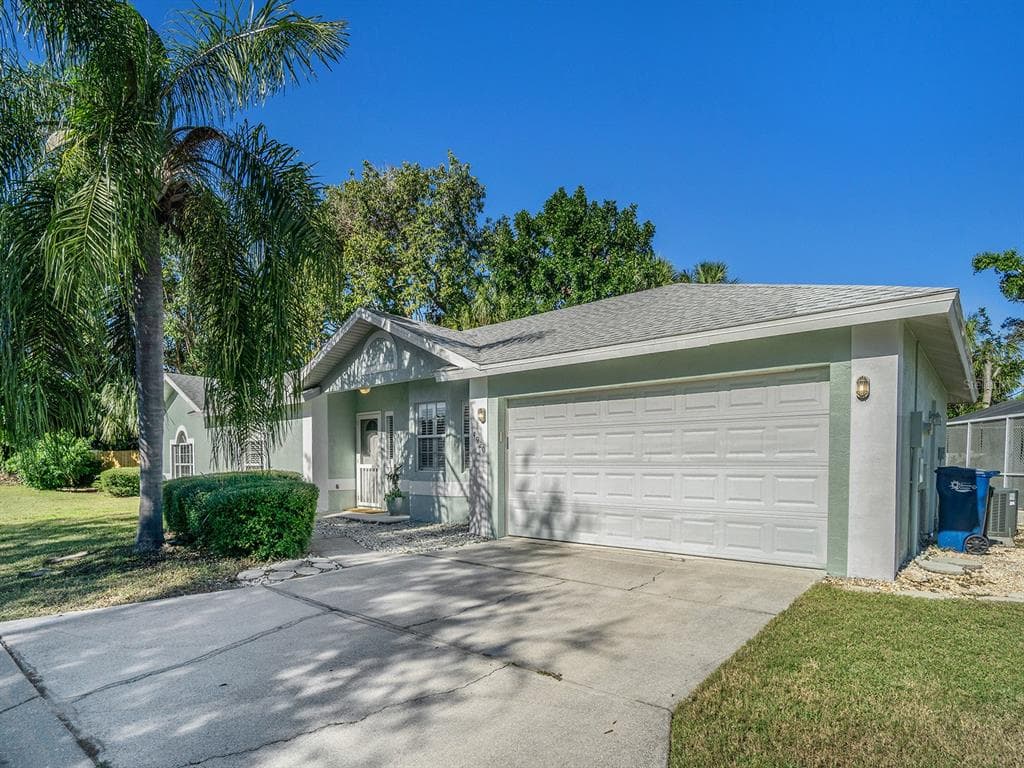 4920 32ND AVENUE DR W BRADENTON, FL 34209
