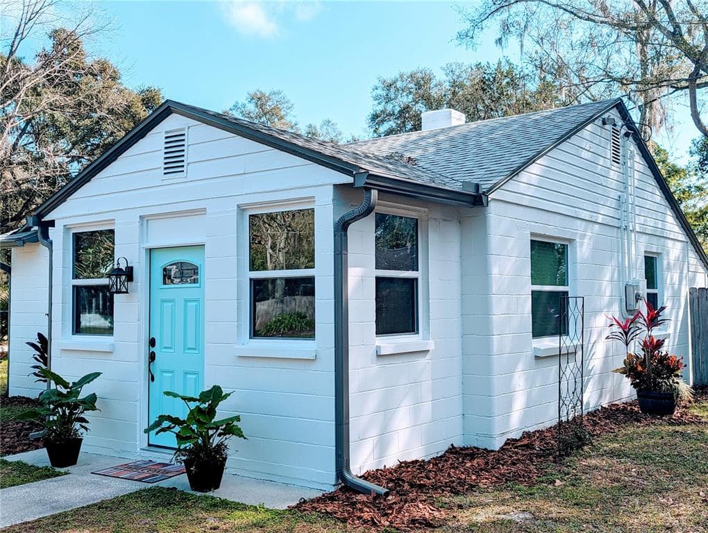 1131 NE 10TH AVENUE GAINESVILLE, FL 32601