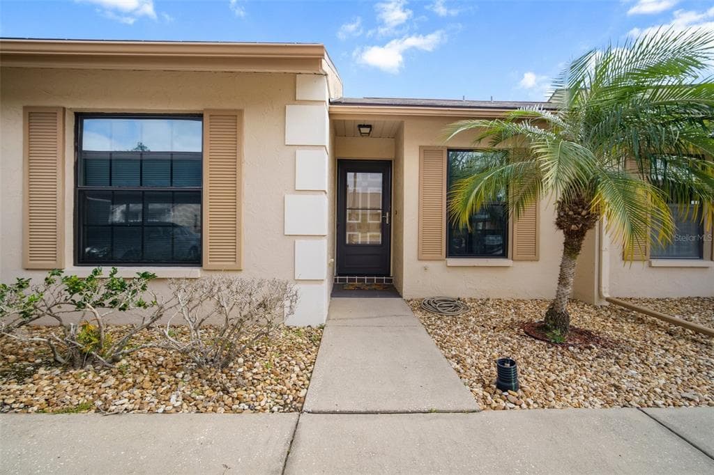 4743 SUNNY LOOP HOLIDAY, FL 34690