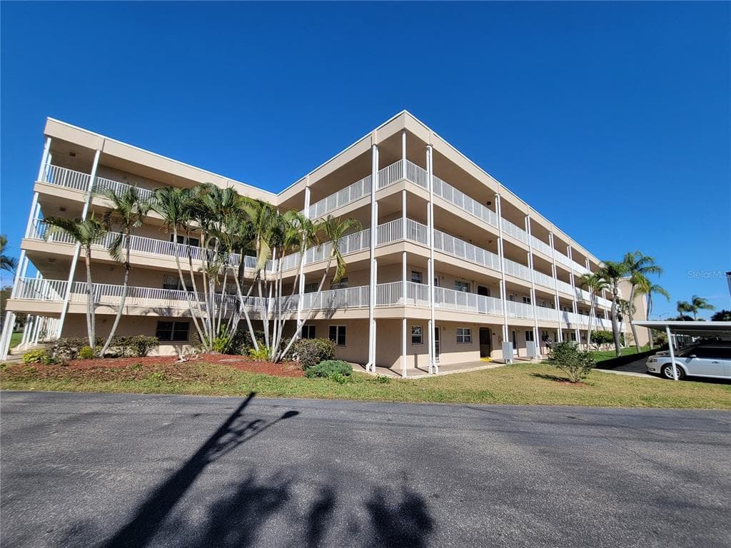 9950 62ND TERRACE N UNIT 411 ST PETERSBURG, FL 33708