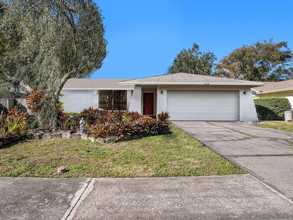 506 CONSTITUTION DRIVE TAMPA, FL 33613