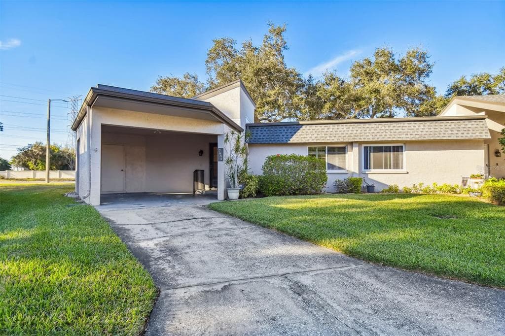 2636 BARKSDALE COURT CLEARWATER, FL 33761