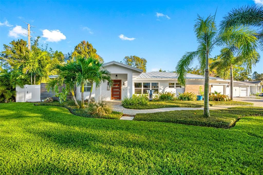 2200 BEACH DRIVE SE ST PETERSBURG, FL 33705