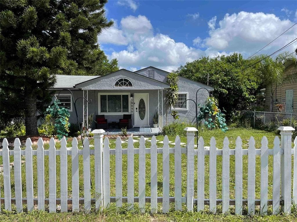 2706 E ANNIE STREET TAMPA, FL 33612