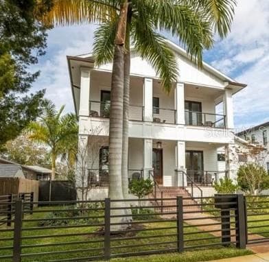 115 27TH AVENUE NE ST PETERSBURG, FL 33704
