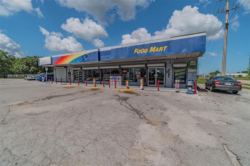 2905 REYNOLDS ROAD LAKELAND, FL 33803