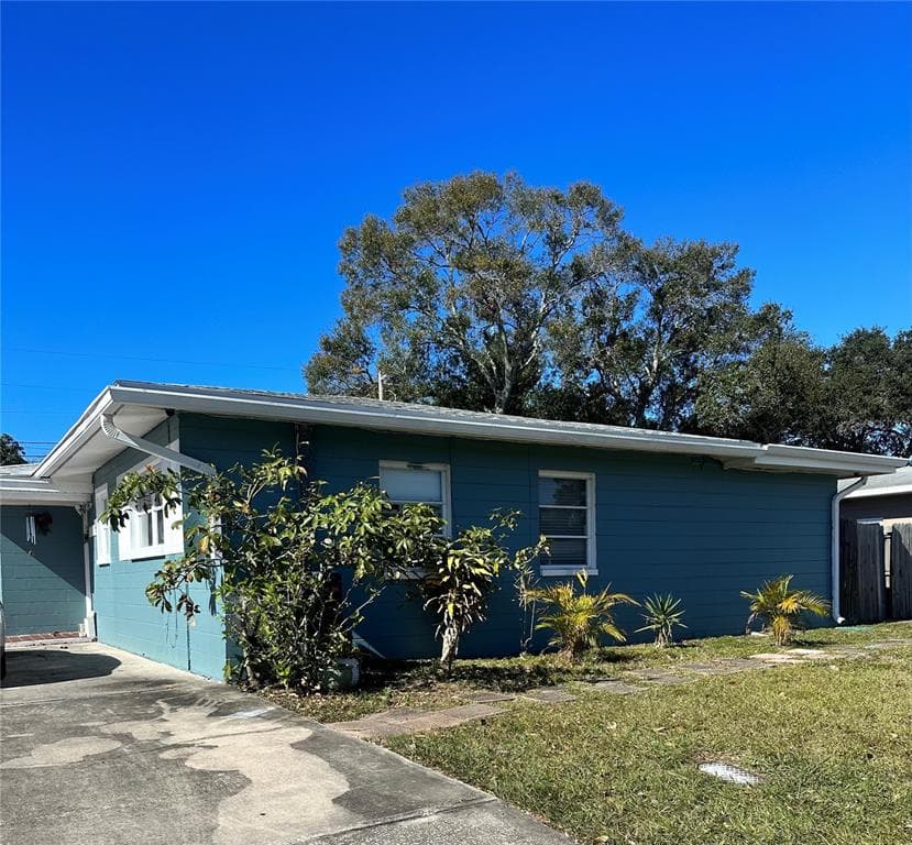 1601 74TH AVE N ST PETERSBURG, FL 33702