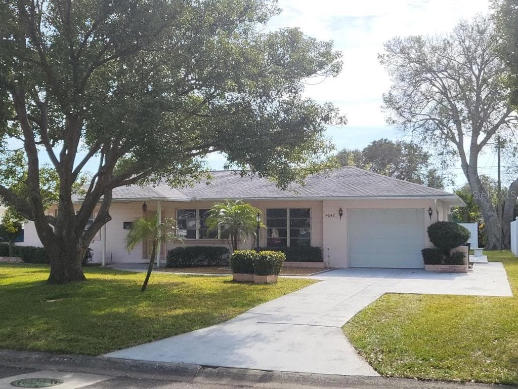 4042 26TH AVENUE N ST PETERSBURG, FL 33713