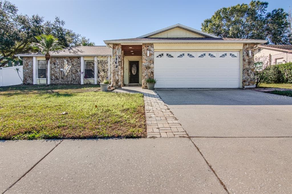 102 PEACOCK CIRCLE SAFETY HARBOR, FL 34695