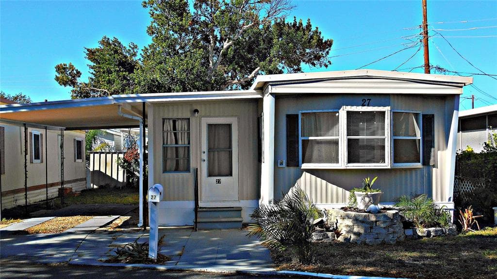 7801 34TH AVENUE N UNIT 27 ST PETERSBURG, FL 33710