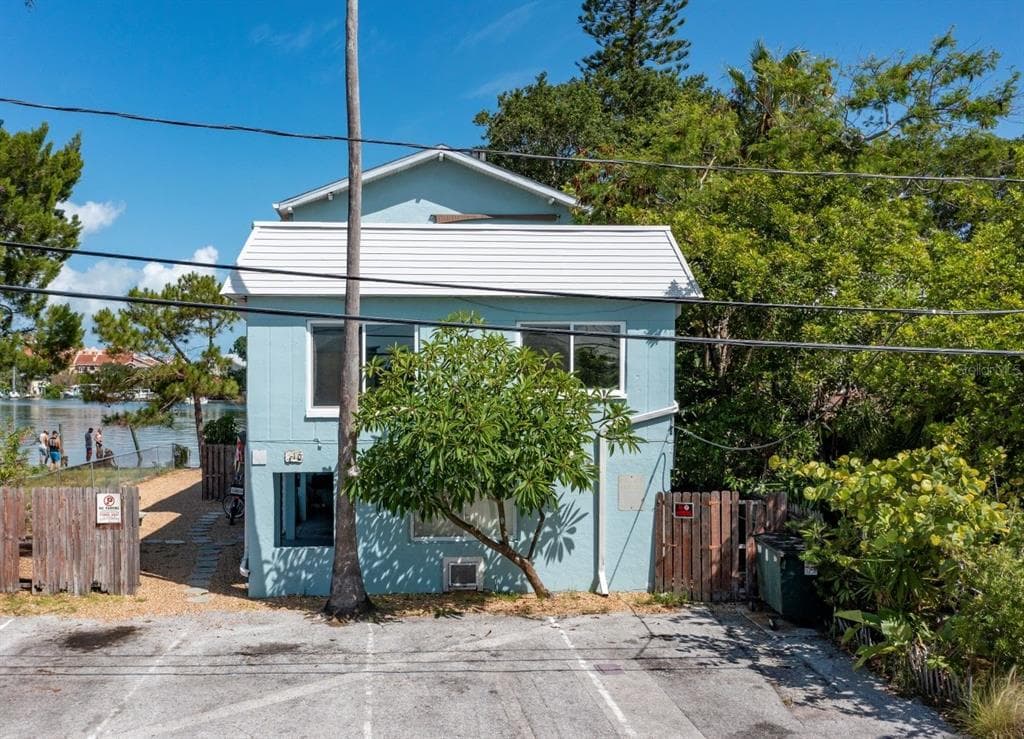 310 129TH AVENUE E MADEIRA BEACH, FL 33708