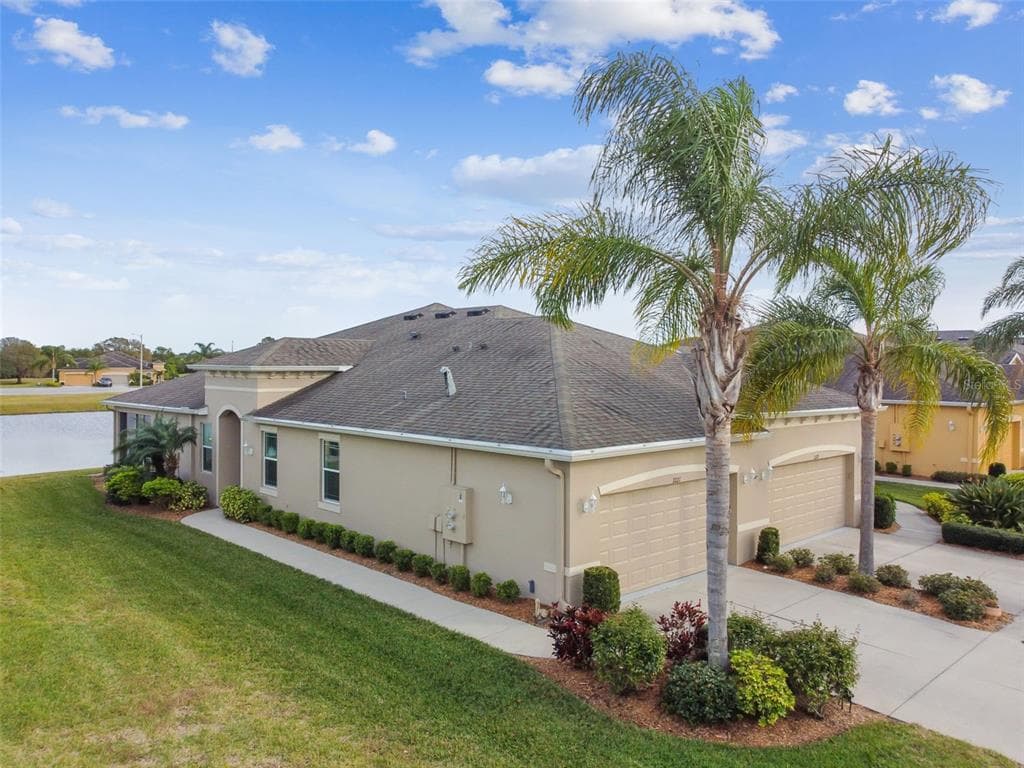 2221 VISTA GREENS DRIVE SUN CITY CENTER, FL 33573