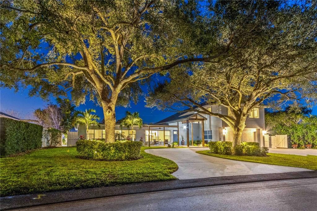 124 LIVE OAK LANE LARGO, FL 33770