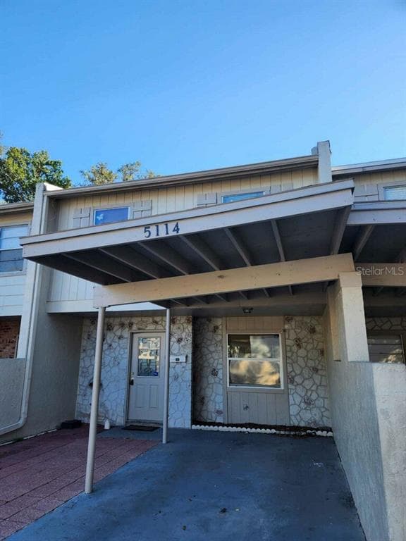5114 TENNIS COURT CIRCLE UNIT 84 TAMPA, FL 33617