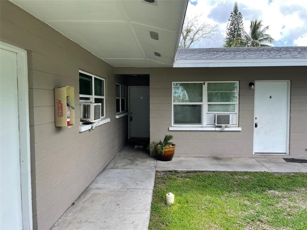 2409 13TH STREET W UNIT 3 BRADENTON, FL 34205
