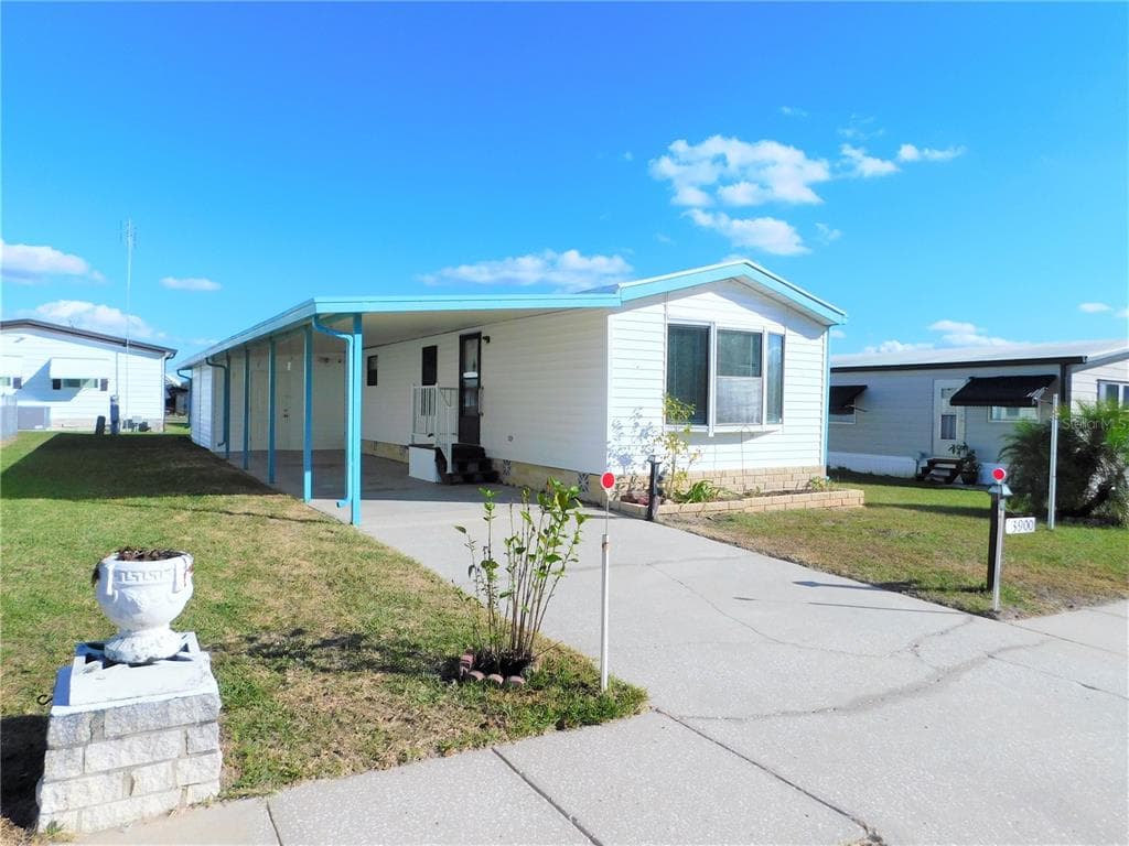 3900 SARAH DRIVE WESLEY CHAPEL, FL 33543