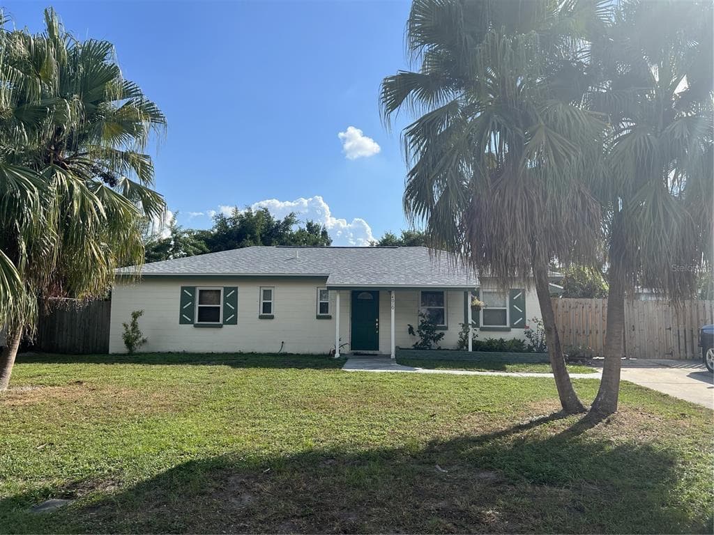 4010 W ROGERS AVENUE TAMPA, FL 33611